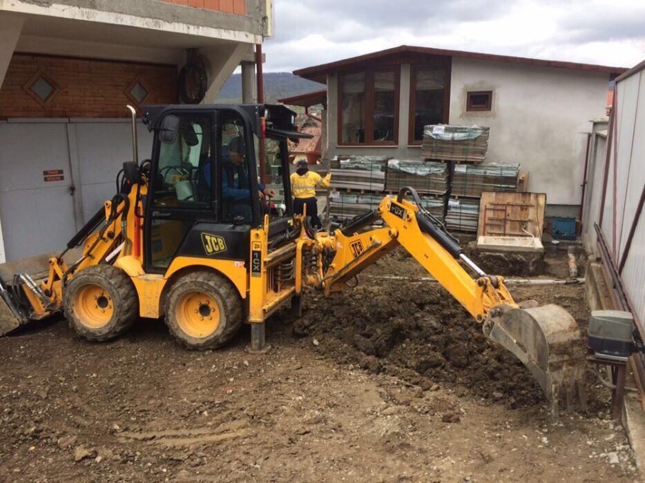 Lucrari mini-excavator, sapaturi,Fundati casa, gard,apa,gaz,cablu,fosa