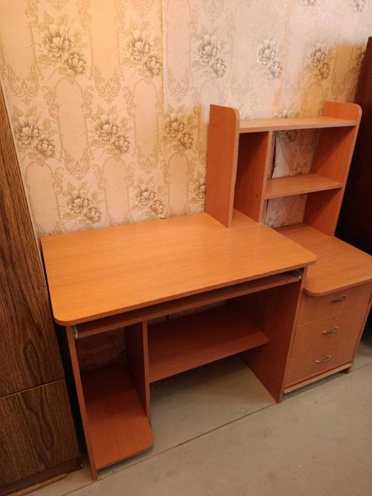 Компьютерный стол