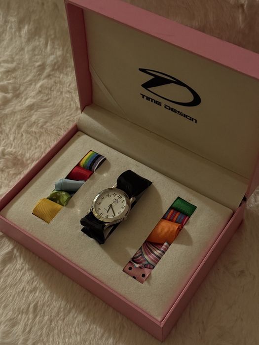 Часовник Time Design, със сменяеми каишки