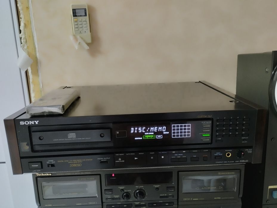 Проигрыватель CD SONI 338 esD