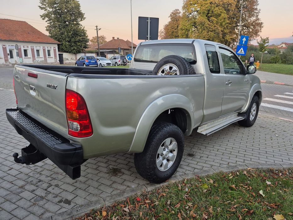 Toyota Hilux/2007/Klima/4x4/Blocant/LADA LUNGĂ!
