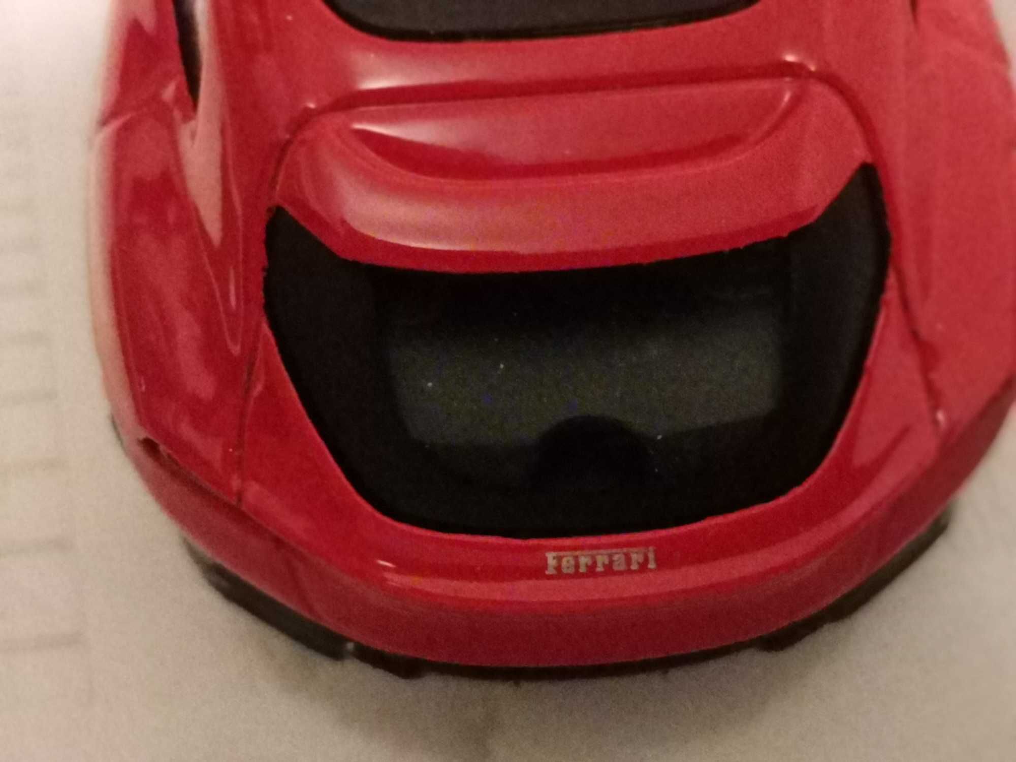Продавам количка Bburago Race and Play 1/43 Ferrari Purosangue