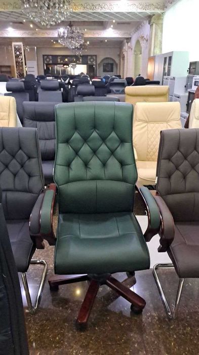 Офисное кресло Нельсон для солидных руководителей!