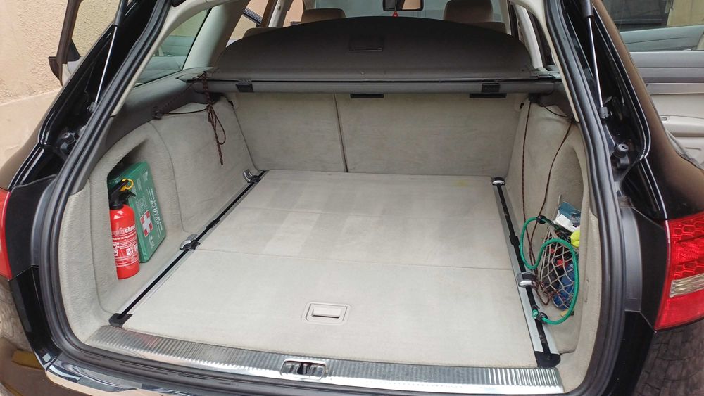 Vând Audi A6 C6 20 TDI, Limuzina Combi, 2011.03