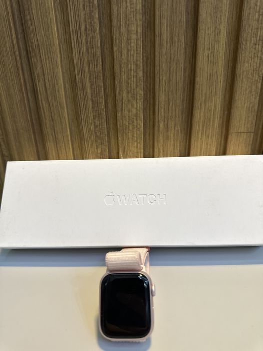 Apple Watch 9 series pink  All light 41 mm