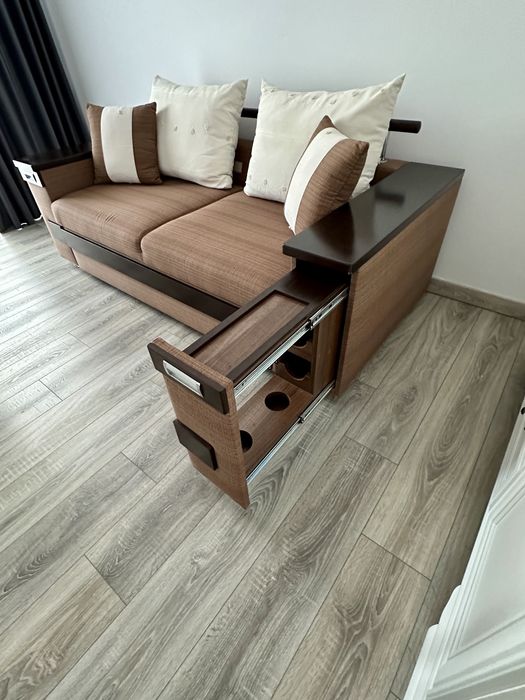 Canapea extensibilă din lemn natural
