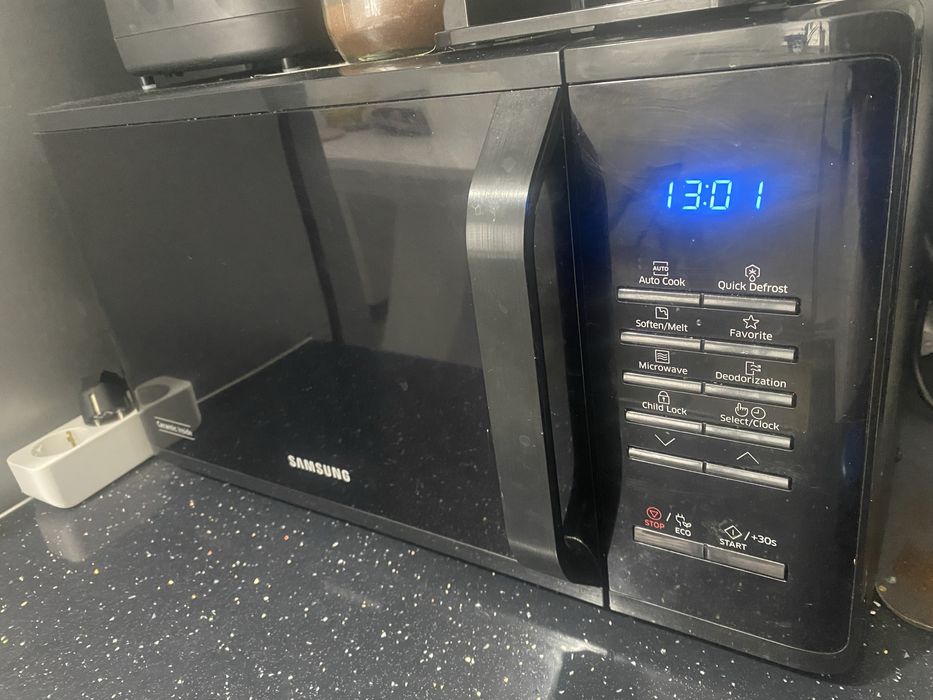 Vand cuptor cu microunde