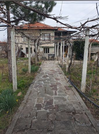 Къща...с.Дуванлий на 20 км от Пловдив