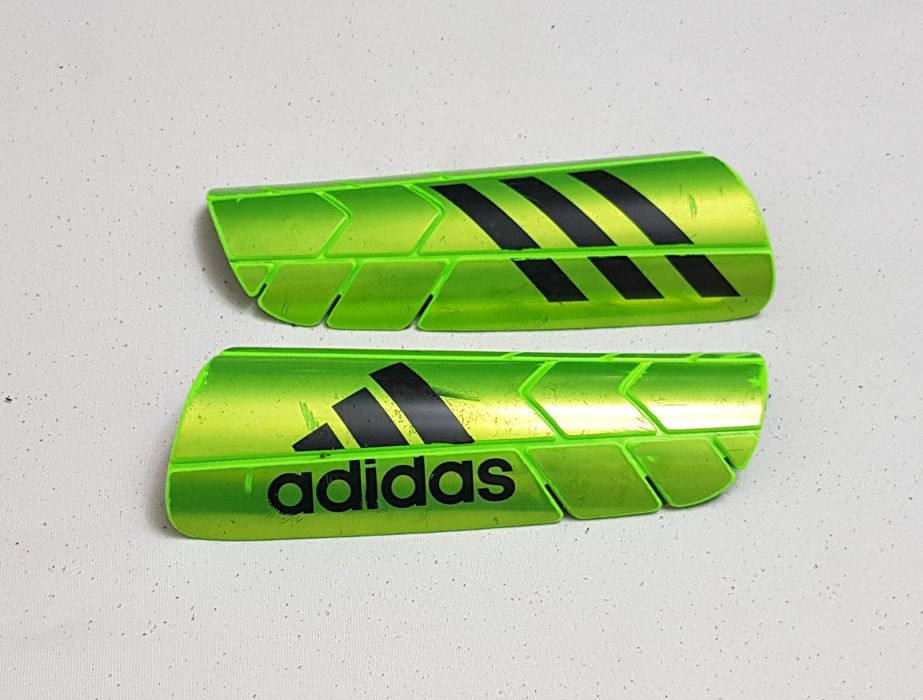 Apărători fotbal ADIDAS protecții tibie originale, mărimea  M/L unisex