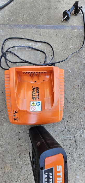 Foarfecta gard viu electrica stihl HLA 66, acumulator ,incarcator