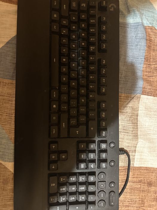 Vand tastatura logitech g213
