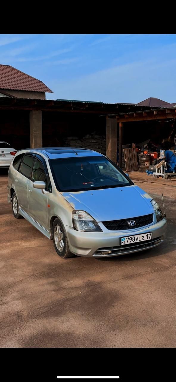 Автомобиль Honda Stream