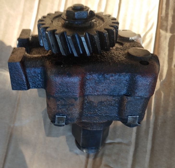 Маслен Помпа за Зетор Трактор  5211 - 6211 - 6245 - 7211 - 7245 - 7745