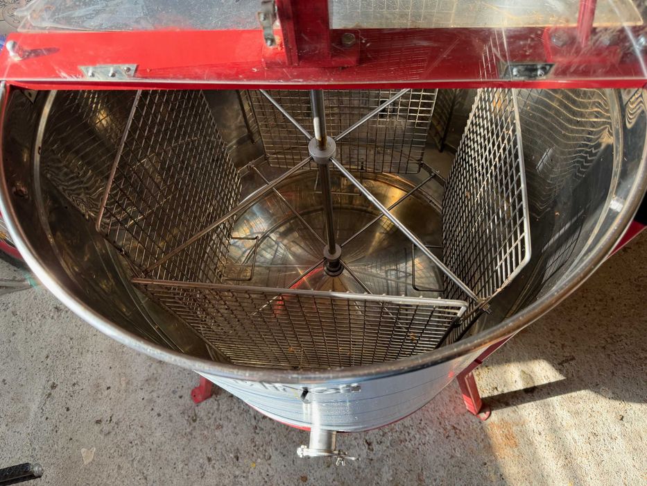 Centrifuga de Inox Mineli pentru extragere de miere cu 4 rame
