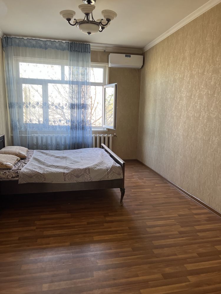 Продам квартиру 2/4/4 Учтепа хокимият 21 квартал