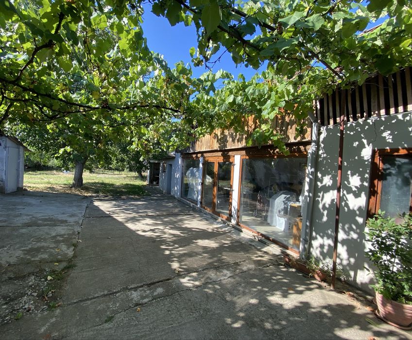 Casa individuala+atelier+casuță anexa independenta