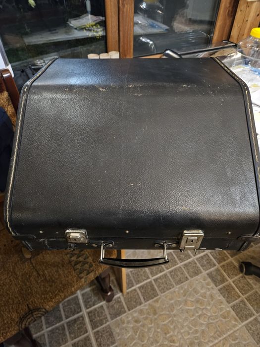 Продавам акордеон Велтмайстер