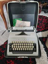 Masina de scris triumfh