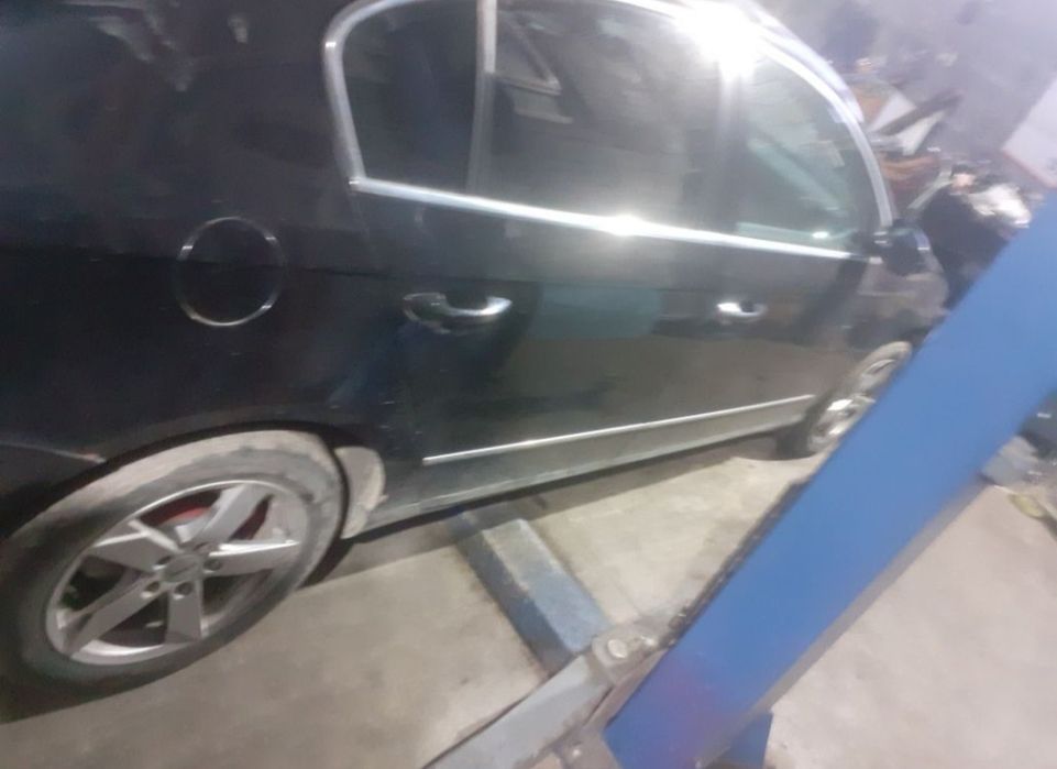 Dezmembrez Vw Passat B6 2.0 Diesel Manual/Automat