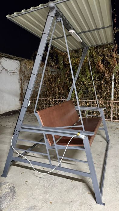 Хайтек стильде качеля сатылады