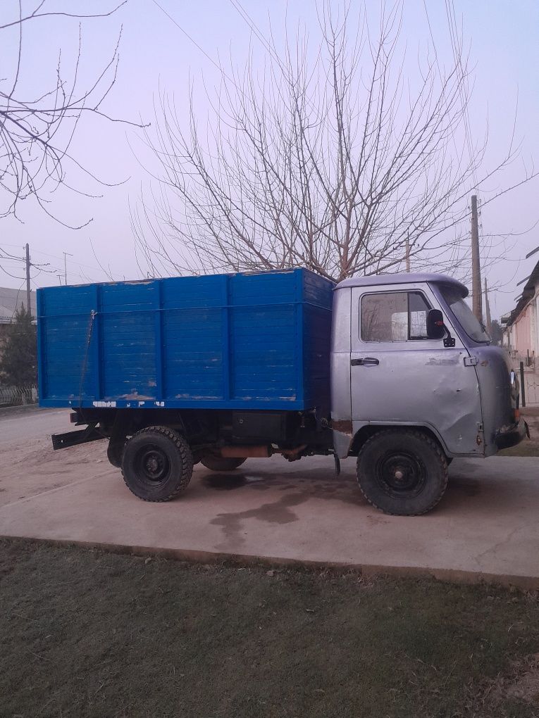 Uaz sotiladi naxadu moshina oldiyam ishlaydi narxini kelishimiz