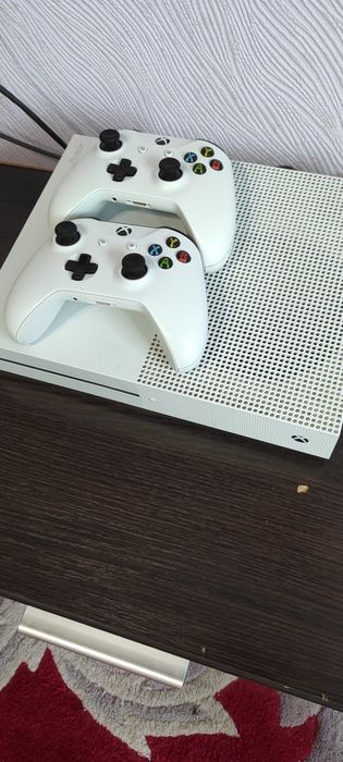 Продам Xbox one s