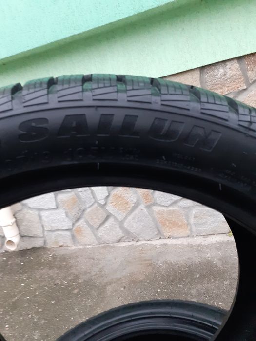 2 Броя зимни гуми 275/40/19