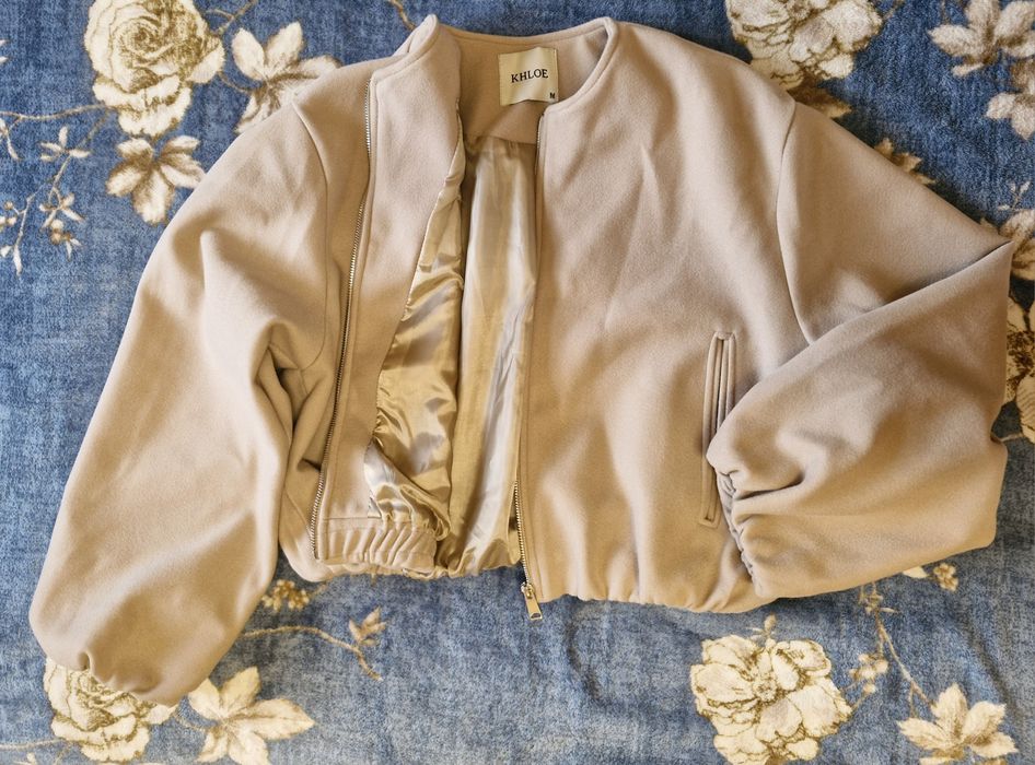 Продам бомбер размер М