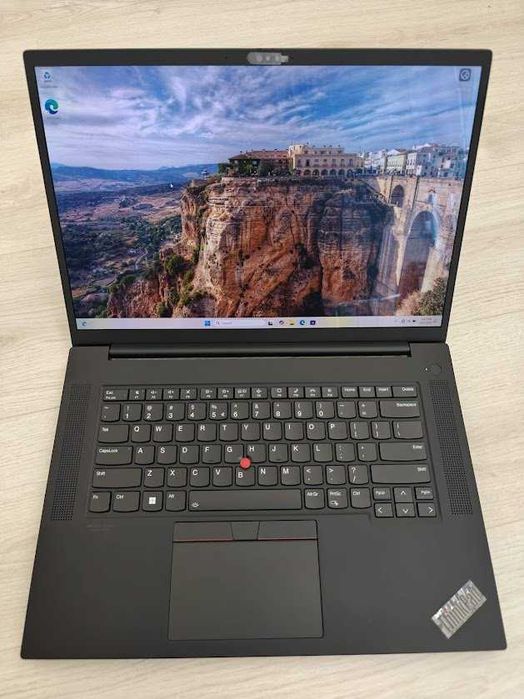 Lenovo Thinkpad P1 Gen 6 i9 32GB 2TB RTX 4090 16GB OLED touch screen