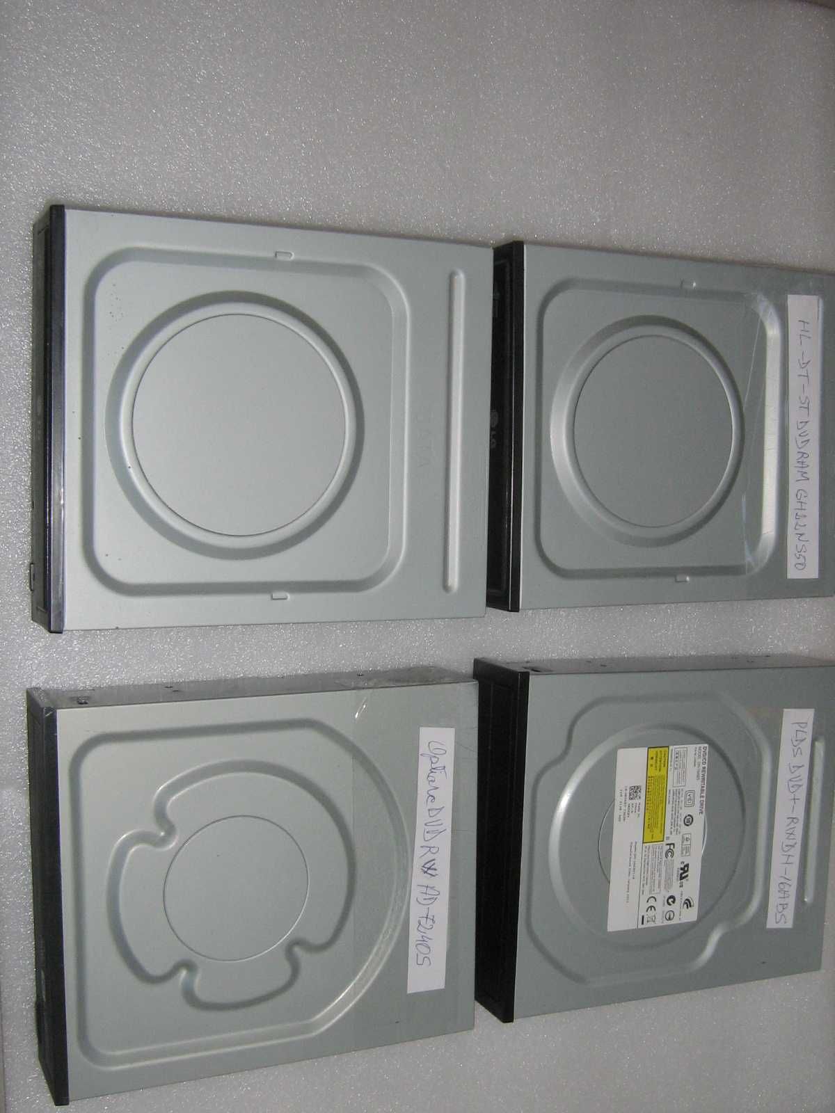 Vand DVD Writere pe SATA