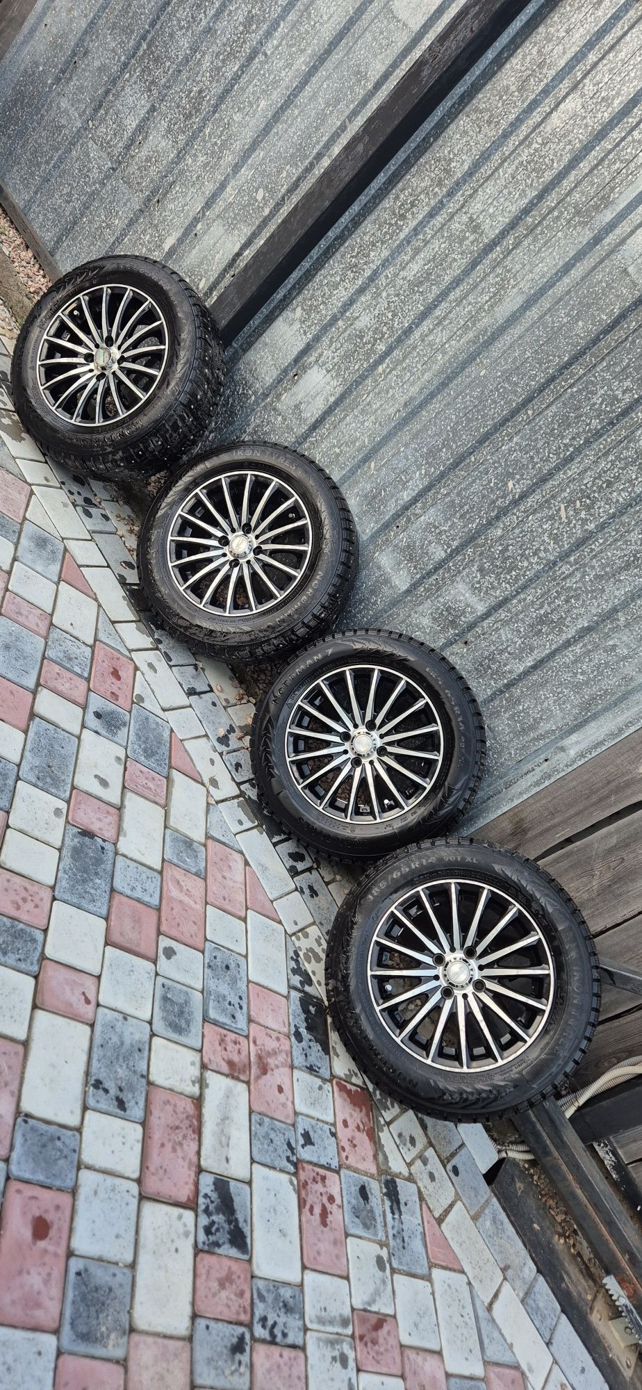 Nokian Nordman 7 185/65 R14 90T с шипами