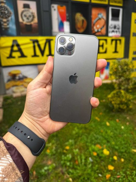 iPhone 12 Pro / 128GB / Graphite