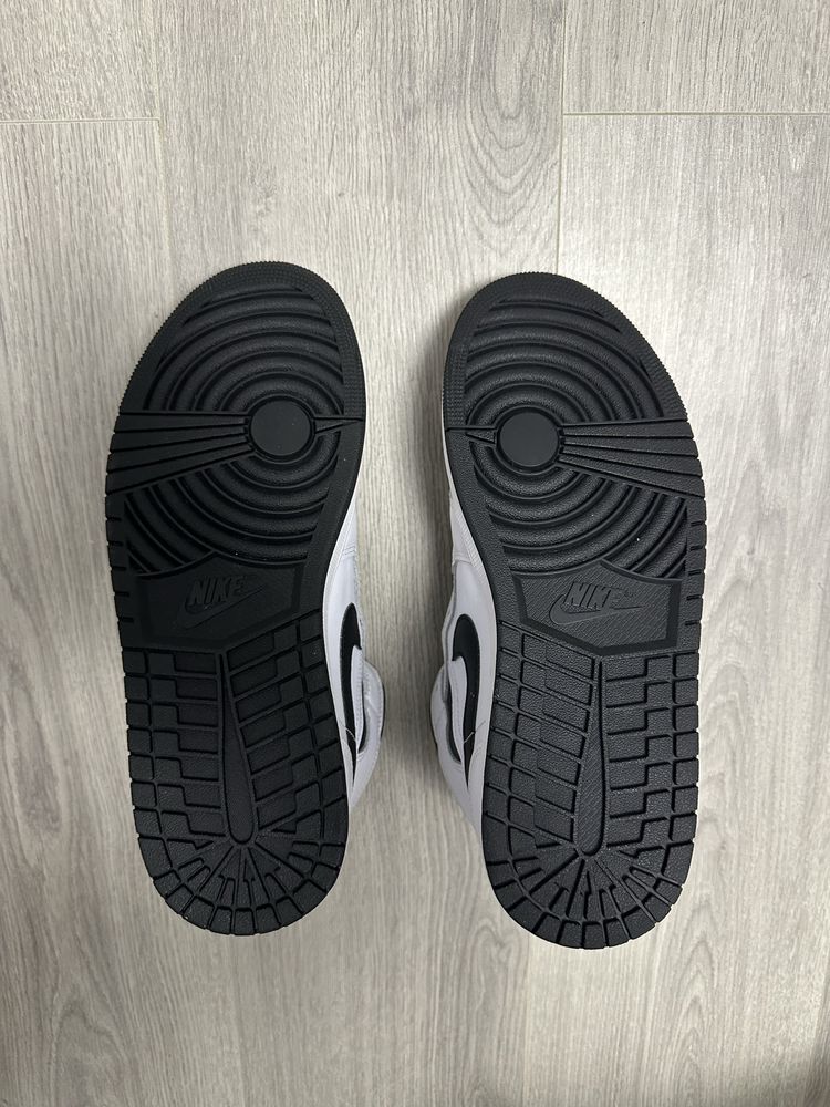 Air Jordan 1 Mid
