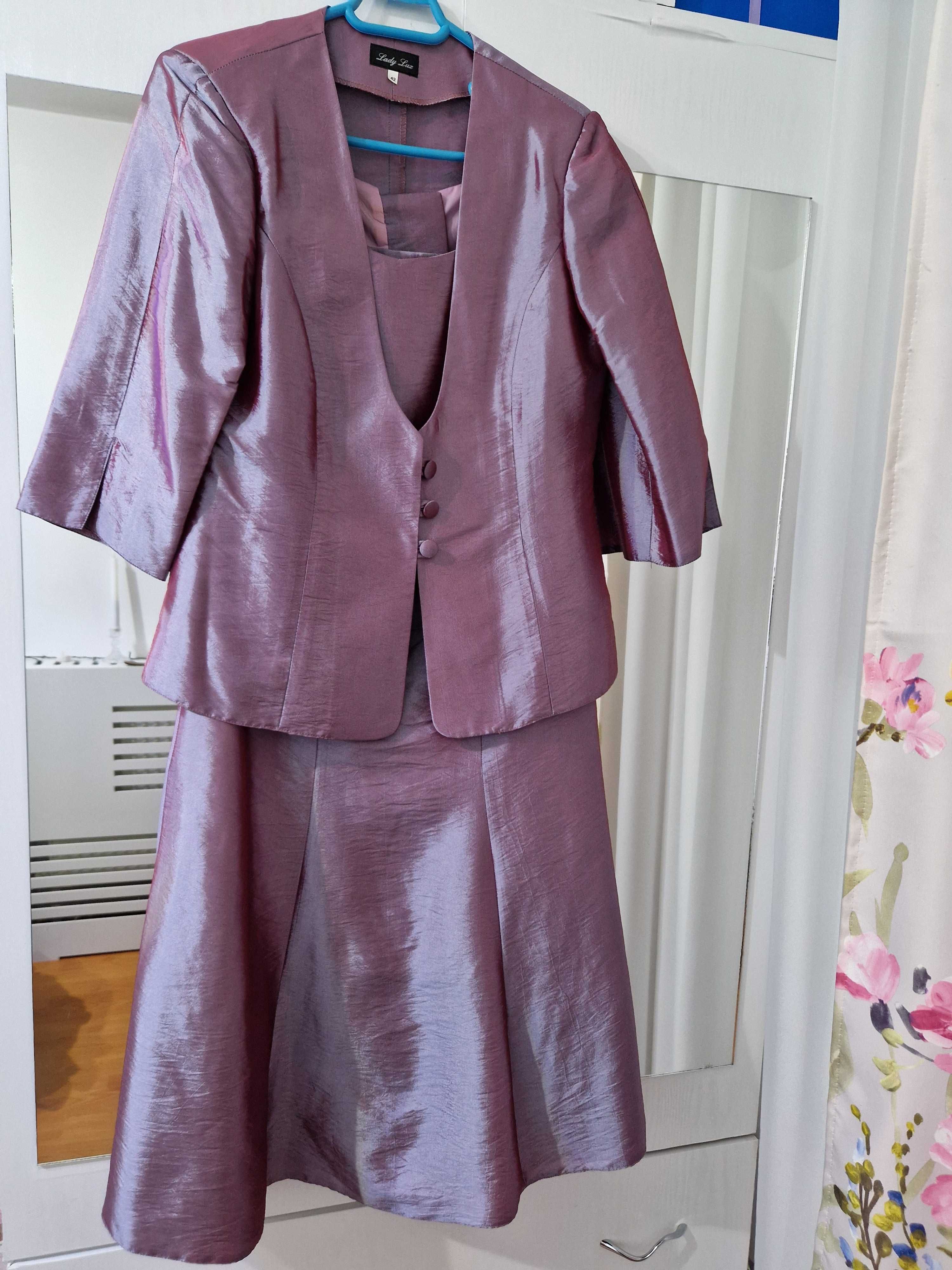 Costum de ocazie din tafta