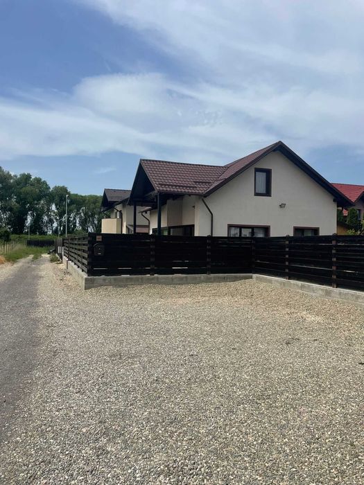 De Vânzare Casa Stupini Strada Merilor