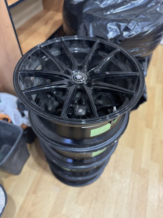 Продаю титанки на камри