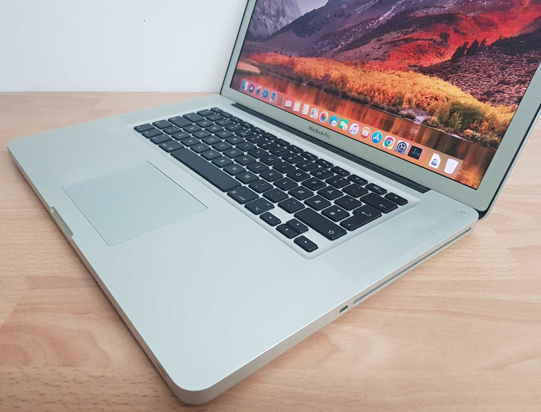Macbok Pro 15" Late 2011, i7, placa dedicata,perfect functional.