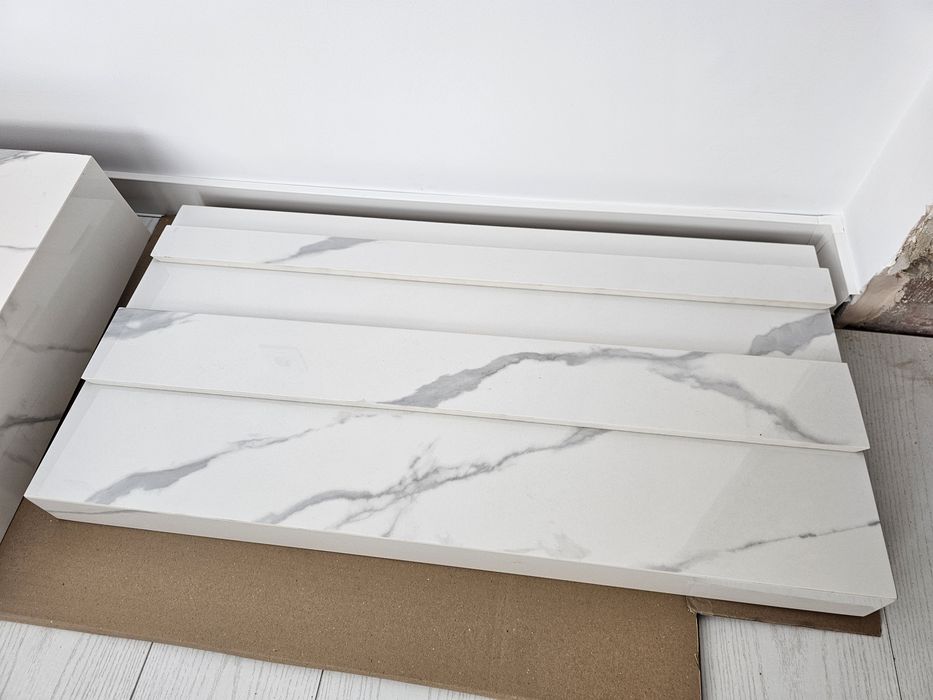 Кварцова мивка за баня с плот