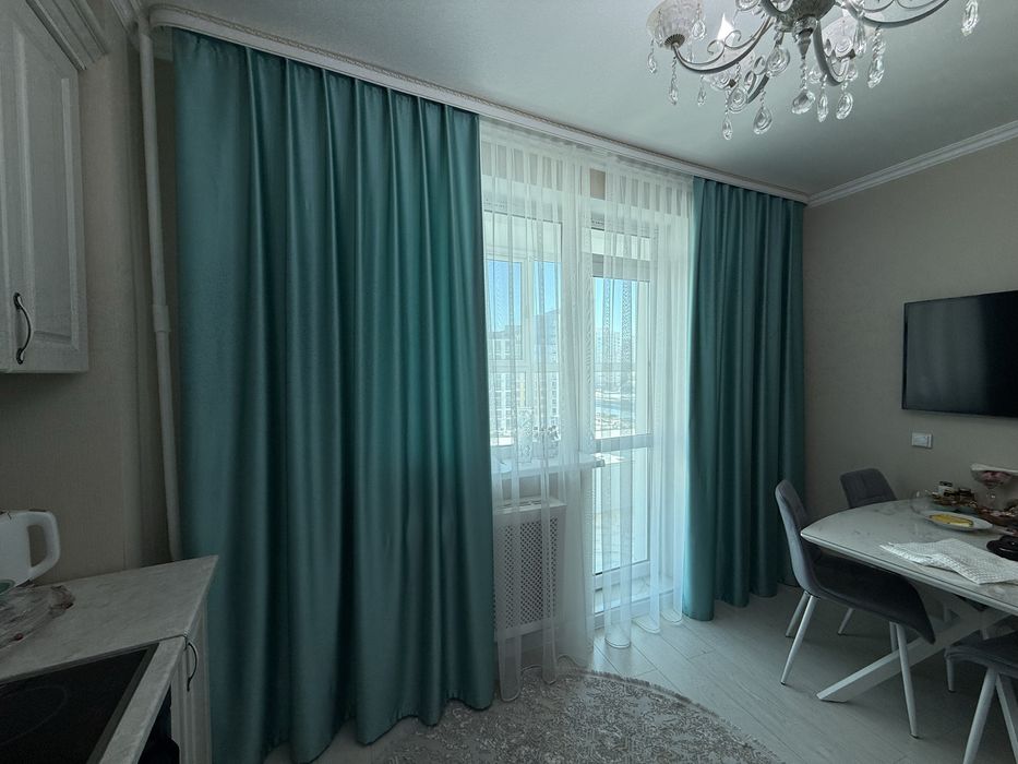 Продам шторы новые