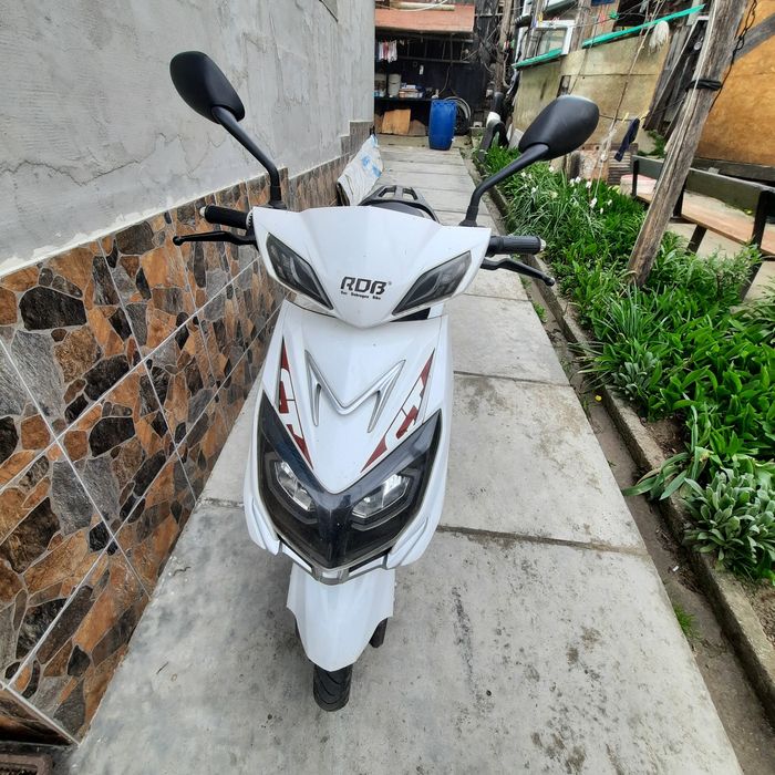 Scuter electric 2800km