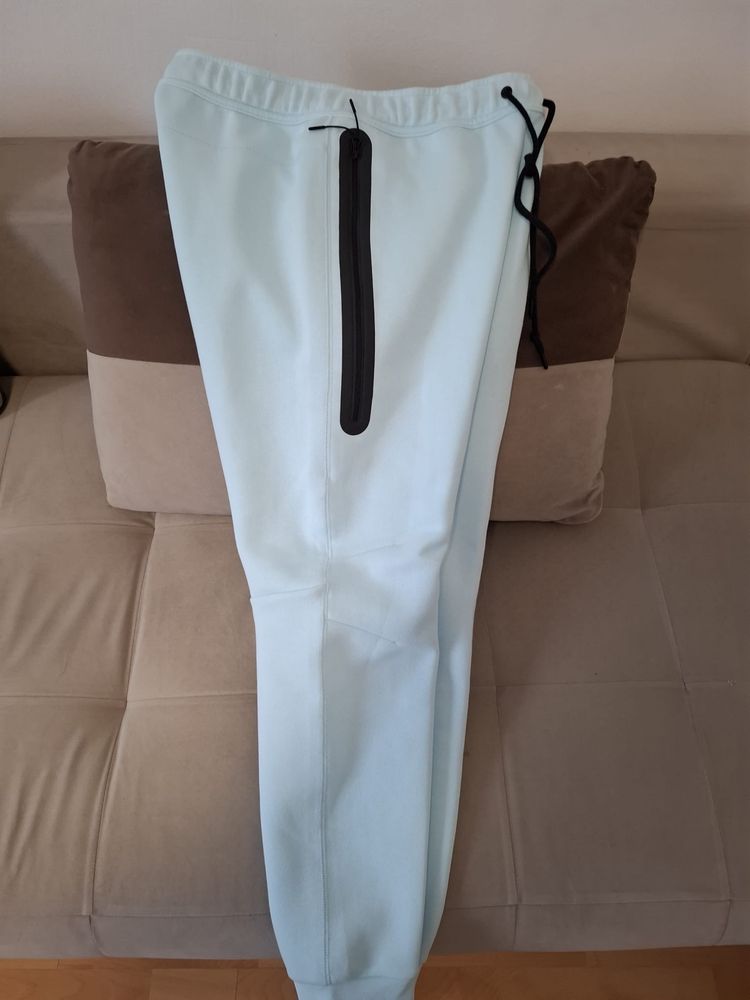Pantaloni nike tech marimea L