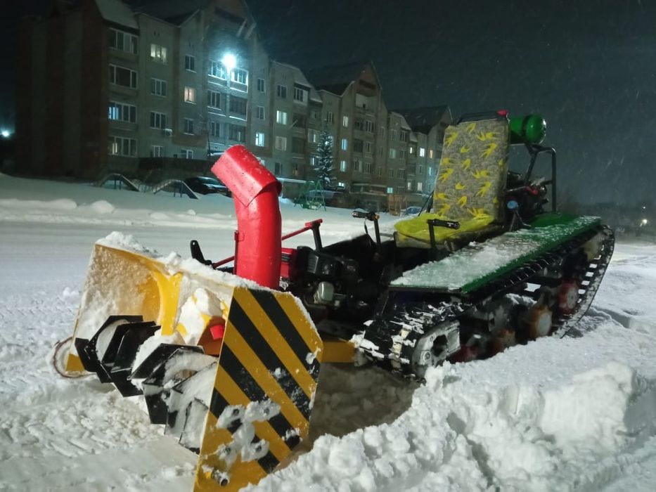 Трактор снегоуборщик ТГ-7