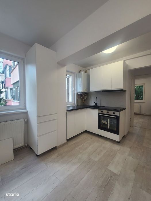 Vand 3 cam Dambu [etaj 2 renovat complet]