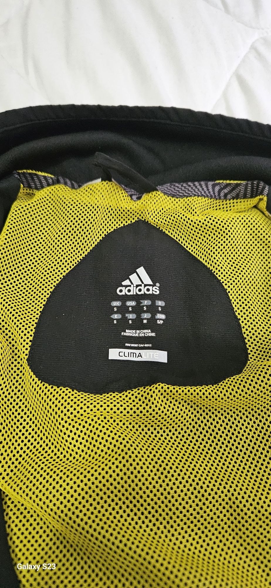 Яке ветровка adidas