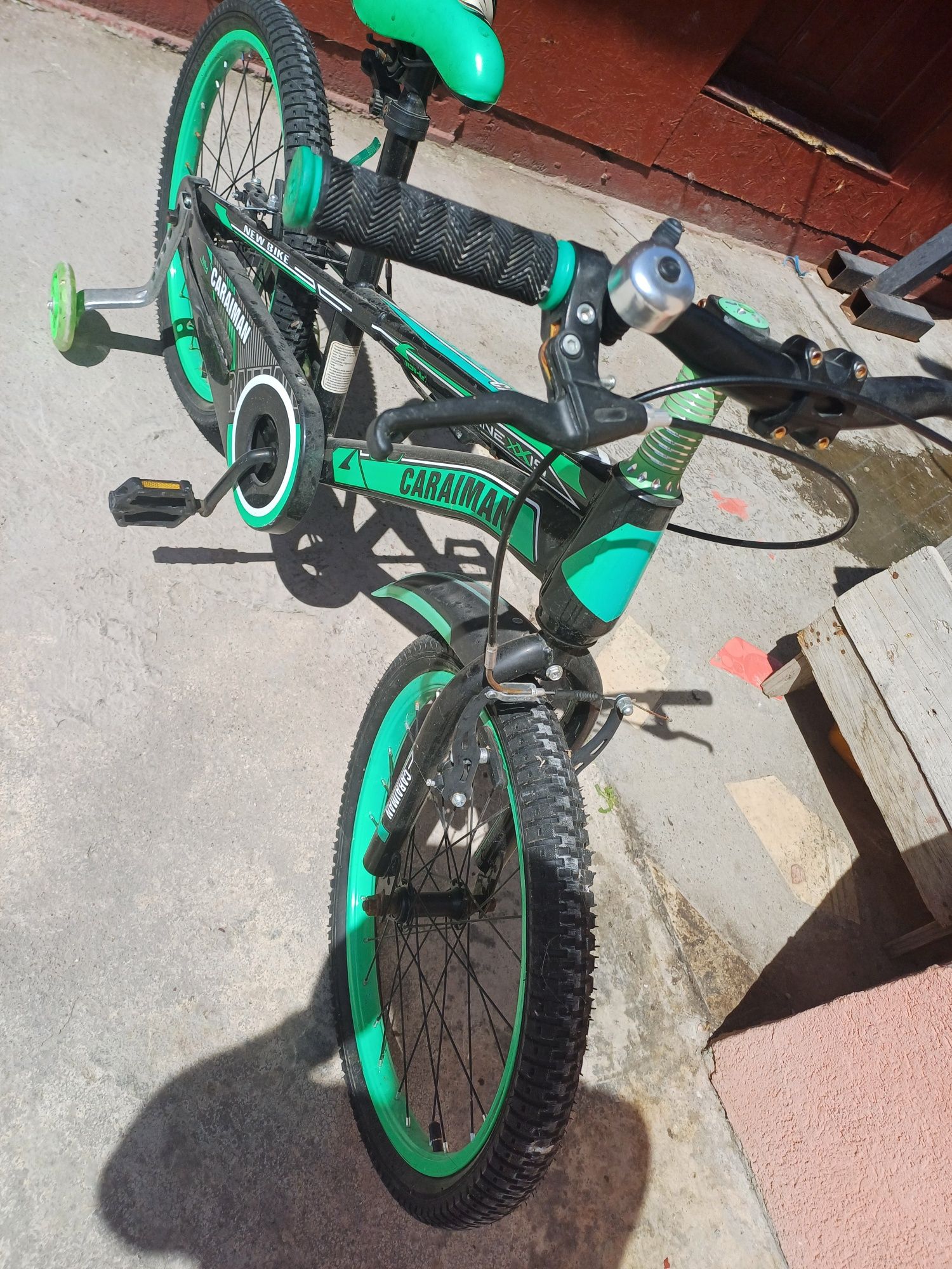 Vând bicicleta pentru  copii