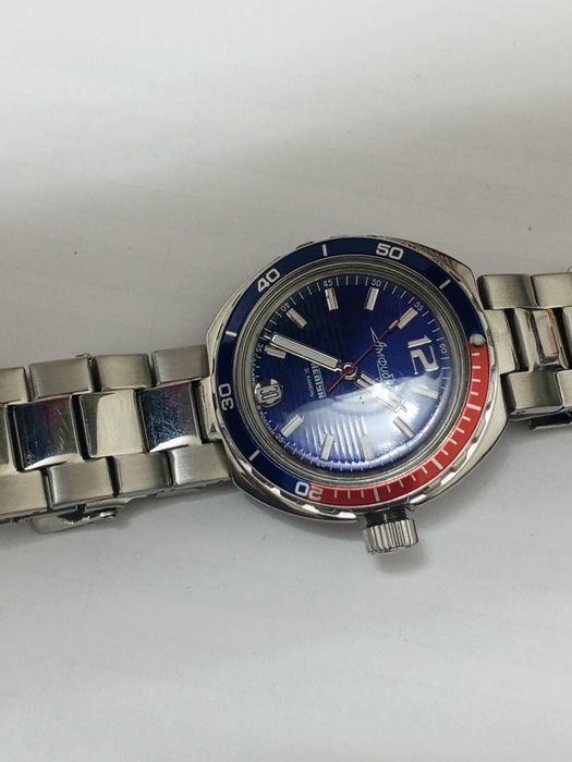 Часы механические с автоподзаводом. Амфибия 2416 Б.