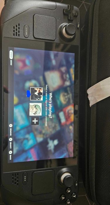 Продавам Steam Deck – 64GB (eMMC) + 128GB microSD + оригинален калъф