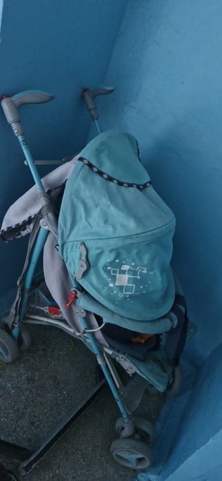 Отдам за сладкие коляску