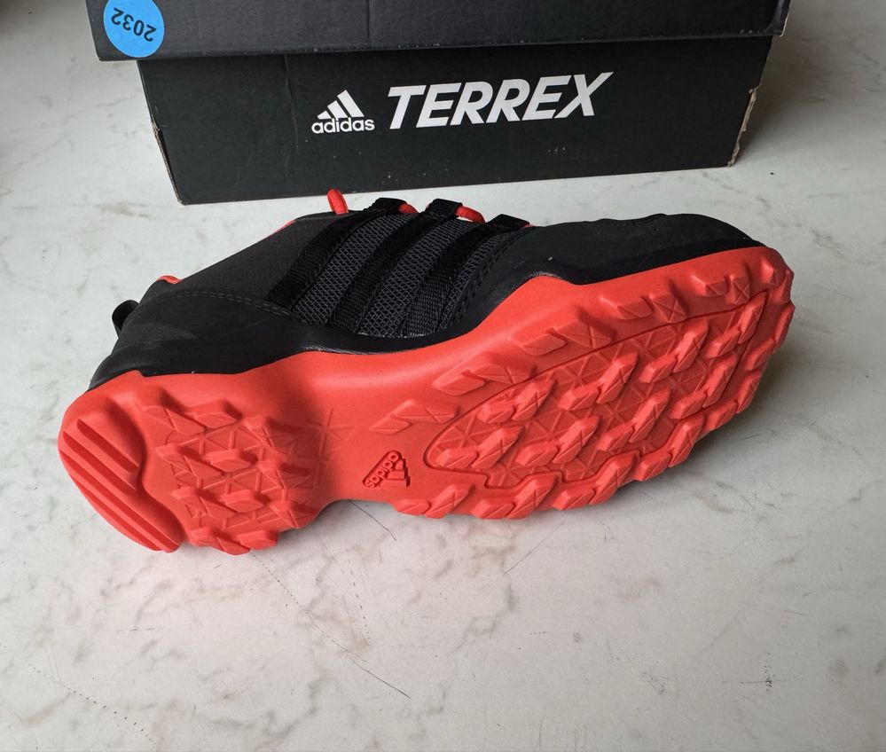 Adidas Terrex AX2R CP K – măr. 32, noi cu etichetă, Climaproof
