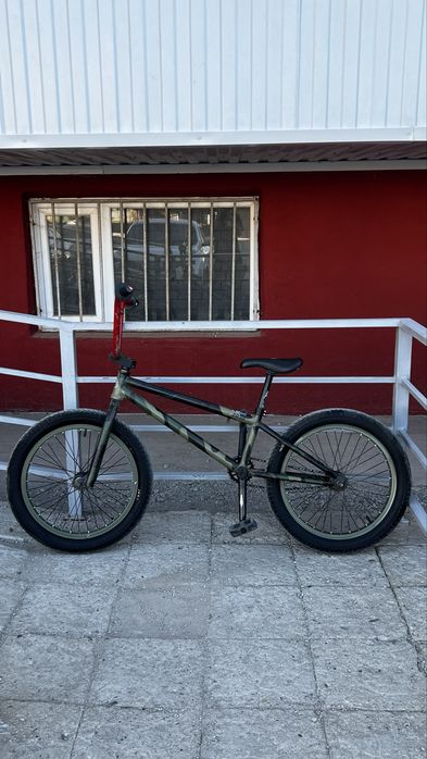 Продам BMX WARM хаки за 60.000 в хорошем состояни!!